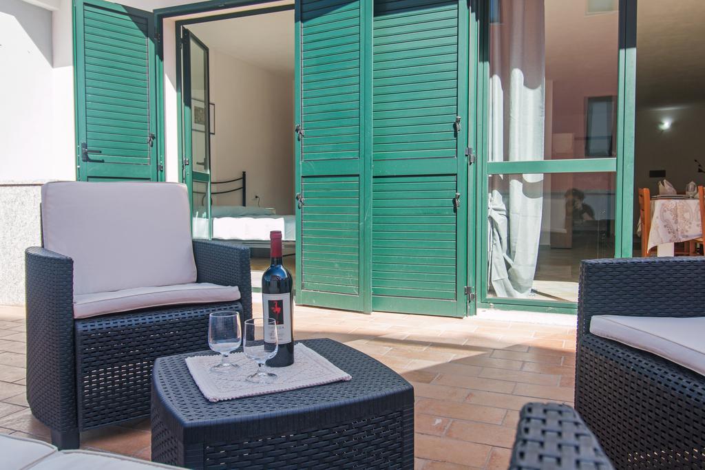 Residenza Maria Antonia - Private Apartment Orosei Kültér fotó
