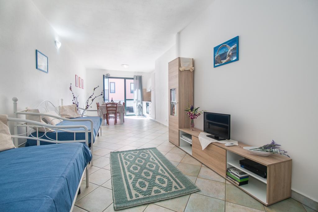 Residenza Maria Antonia - Private Apartment Orosei Kültér fotó