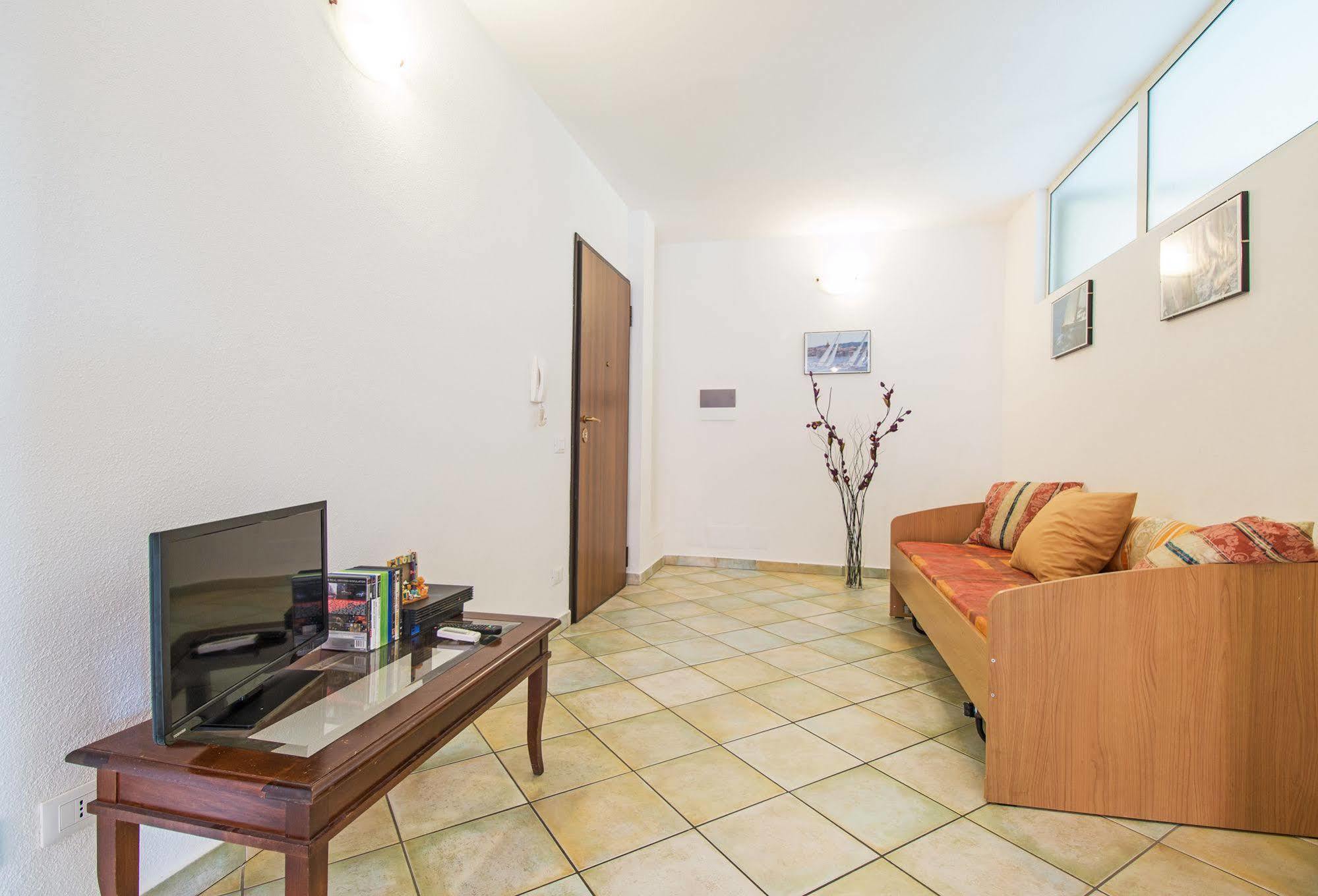 Residenza Maria Antonia - Private Apartment Orosei Kültér fotó