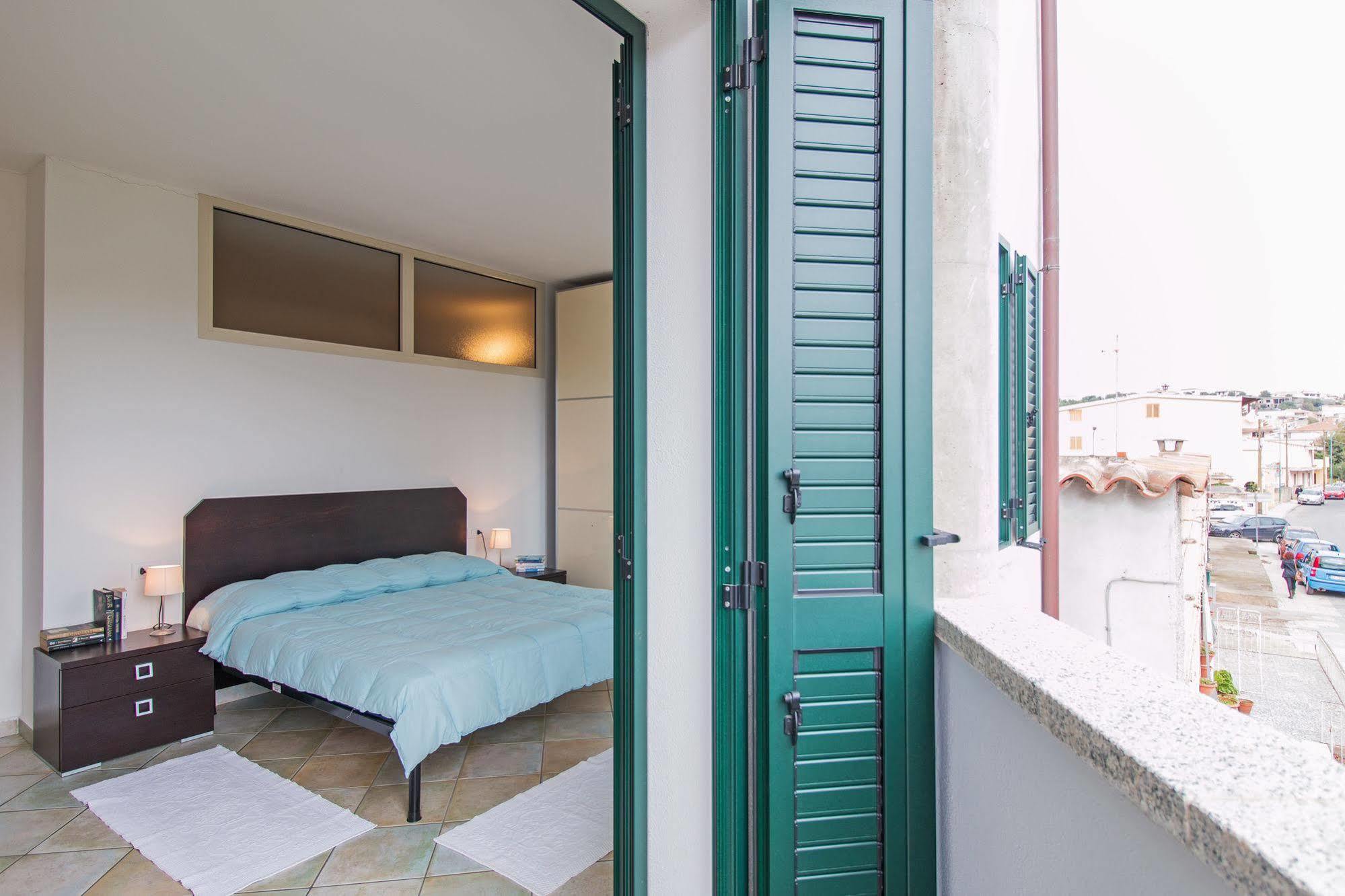 Residenza Maria Antonia - Private Apartment Orosei Kültér fotó